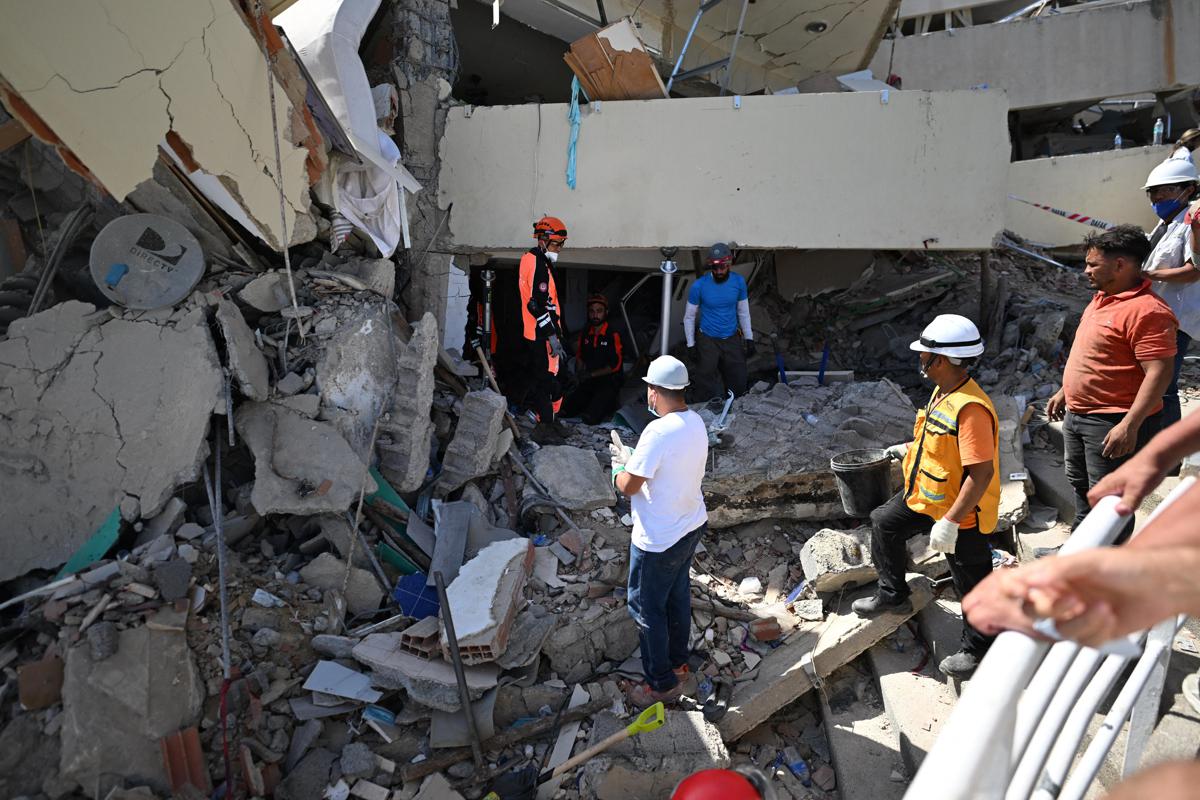Venezuela, bimbo di 3 anni estratto vivo dalle macerie a sei giorni dal sisma