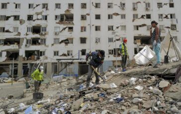 Venezulea salvati padre e figlio a quattro giorni dal terremoto. Corsa contro il tempo 364x230