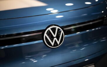 Volkswagen scure su occupazione piano per tagliare fino a 100mila posti 364x230