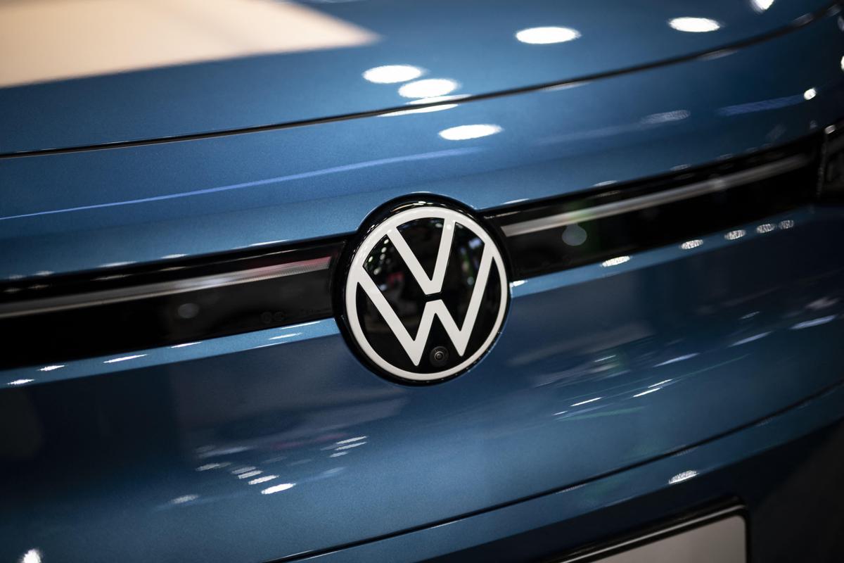 Volkswagen, scure su occupazione: piano per tagliare fino a 100mila posti