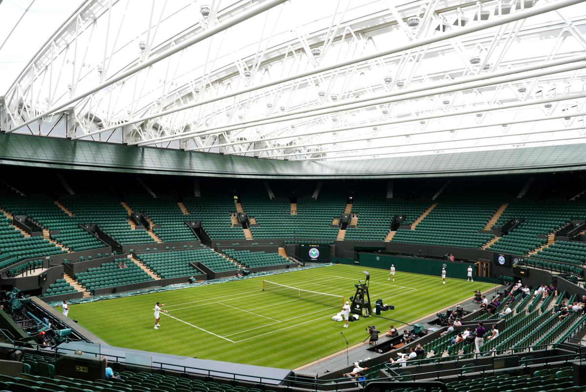Wimbledon, Sinner e Djokovic si allenano sul campo centrale