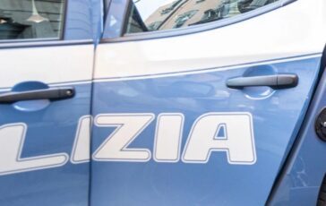 Brescia, choc in piscina: 23enne accusato di molestie sessuali