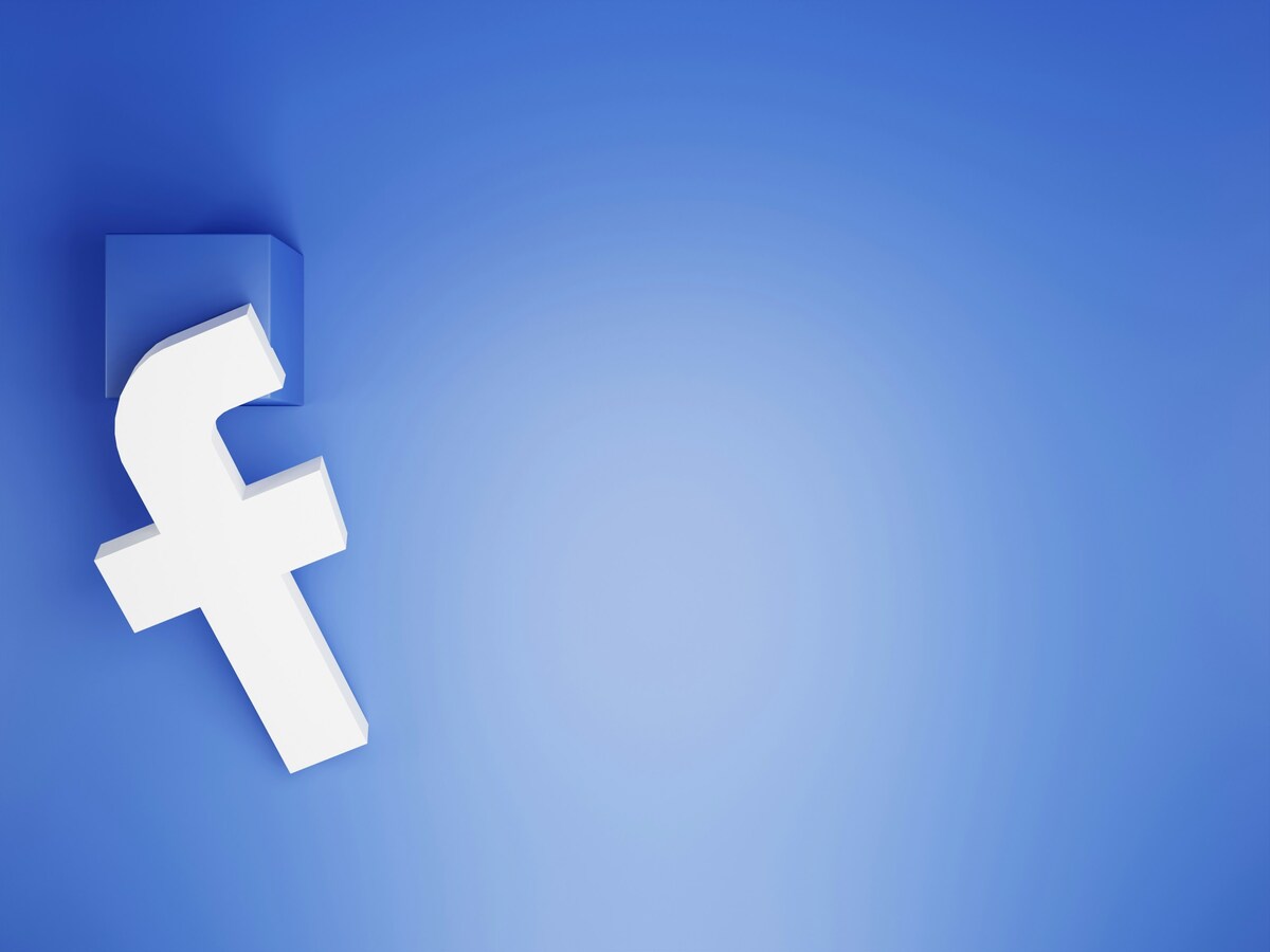 Facebook, stretta globale sui profili dei minori: le nuove regole