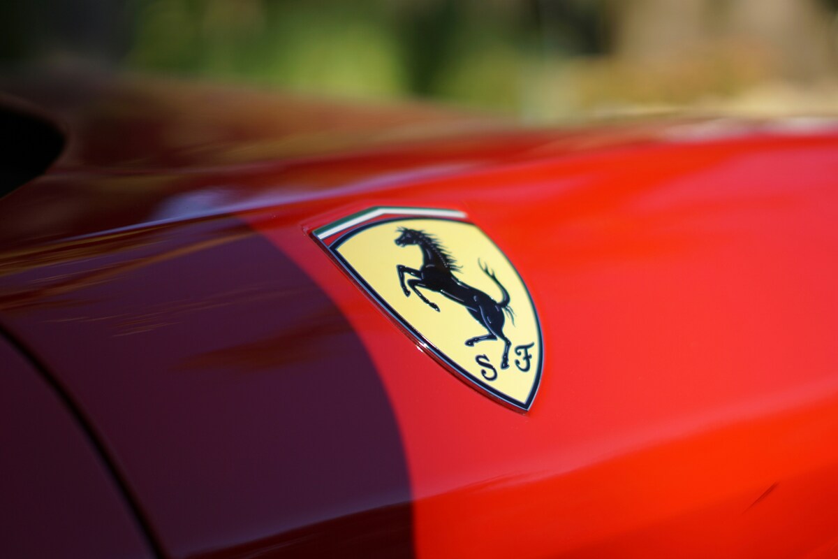 https://static.adhubmedia.com/notizie_it/wp-content/uploads/2026/06/ferrari-luce-e-sold-out-in-cina-72f9167f.jpg