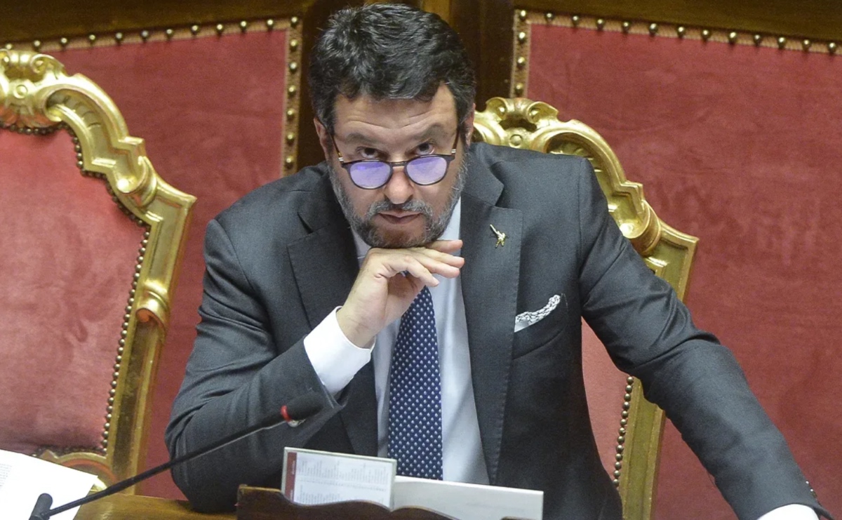 https://static.adhubmedia.com/notizie_it/wp-content/uploads/2026/06/pezzotti-si-scusa-con-salvini-dopo-gli-insulti-al-gay-pride-84f65cb0.jpg