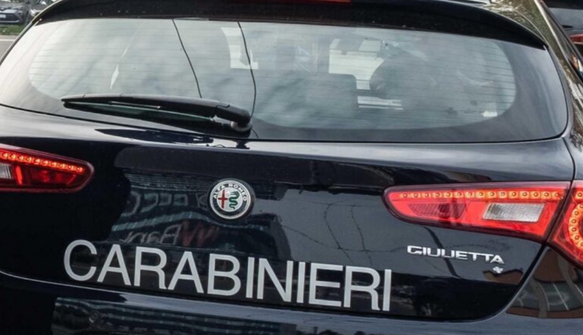 https://static.adhubmedia.com/notizie_it/wp-content/uploads/2026/06/ragazza-di-22-anni-scomparsa-a-napoli-ansia-per-immacolata-panico-c3bd1067.jpg