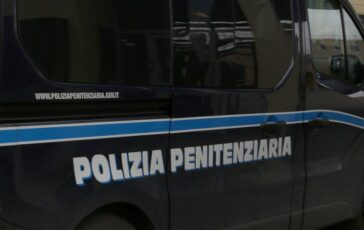 uccide moglie e figlio