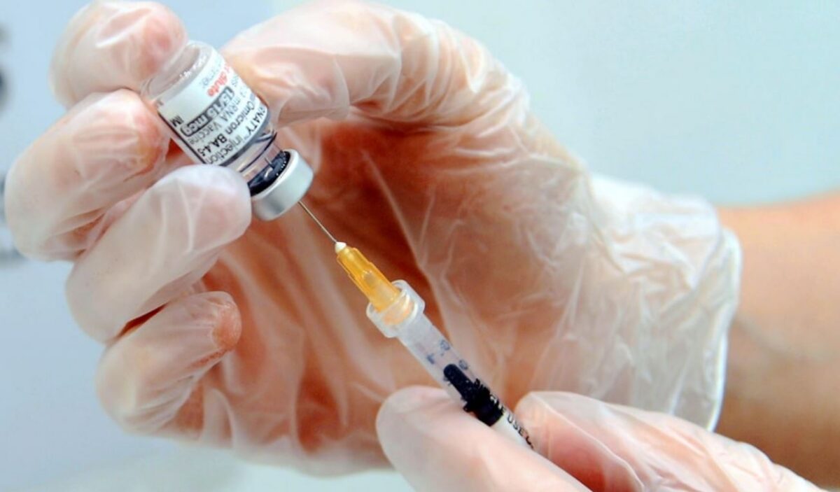 Focolaio di virus in base militare Usa: l'Air Force fa marcia indietro sui vaccini