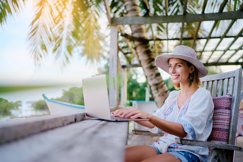 Il fenomeno dei nomadi digitali in Italia: come il remote working sta cambiando il modo di abitare e lavorare