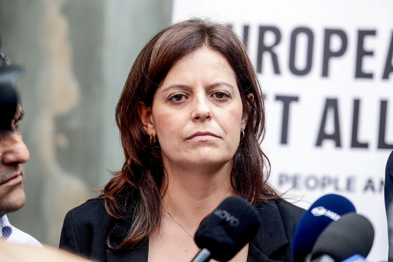 Ilaria Salis condannata a Milano: 300mila euro per licenziamento ingiustificato
