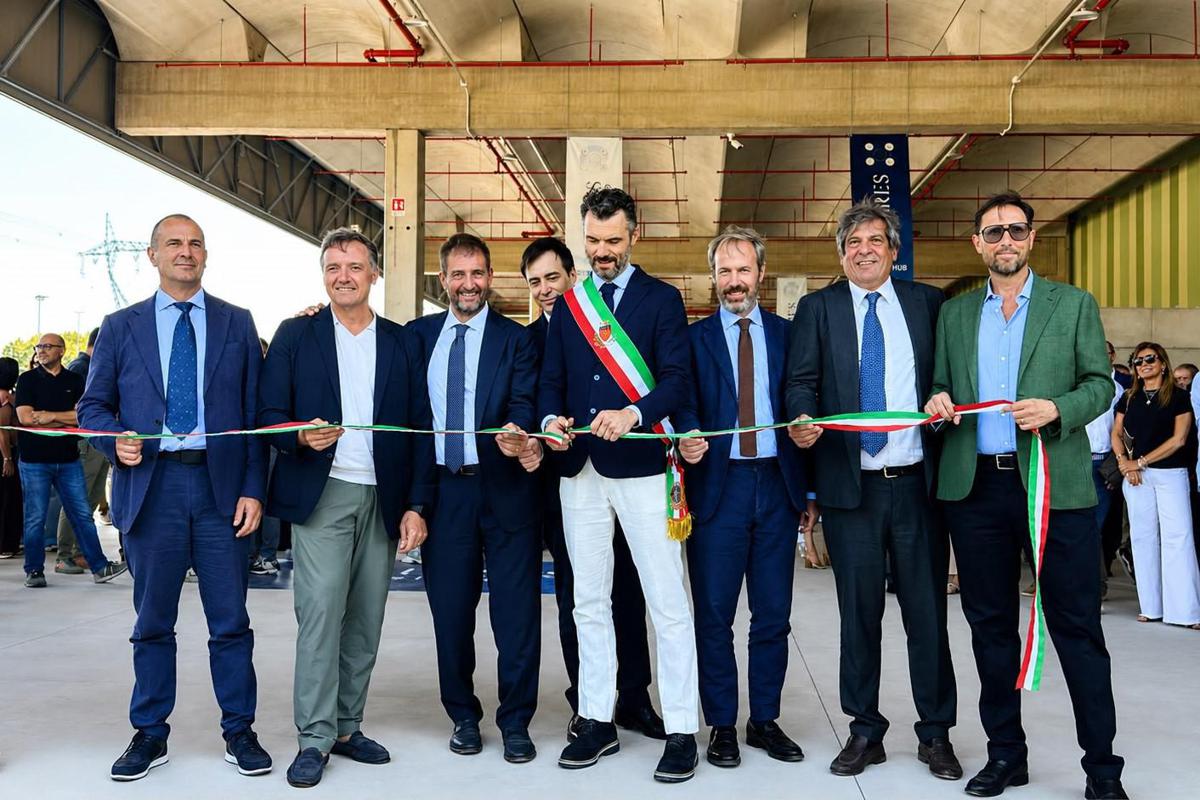 A Prato nasce 'Textile Hub', AI e innovazione per il recupero dei rifiuti tessili