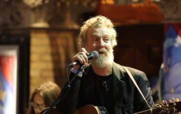 Addio a Glen Hansard il cantautore premio Oscar morto in un incidente in moto 364x230