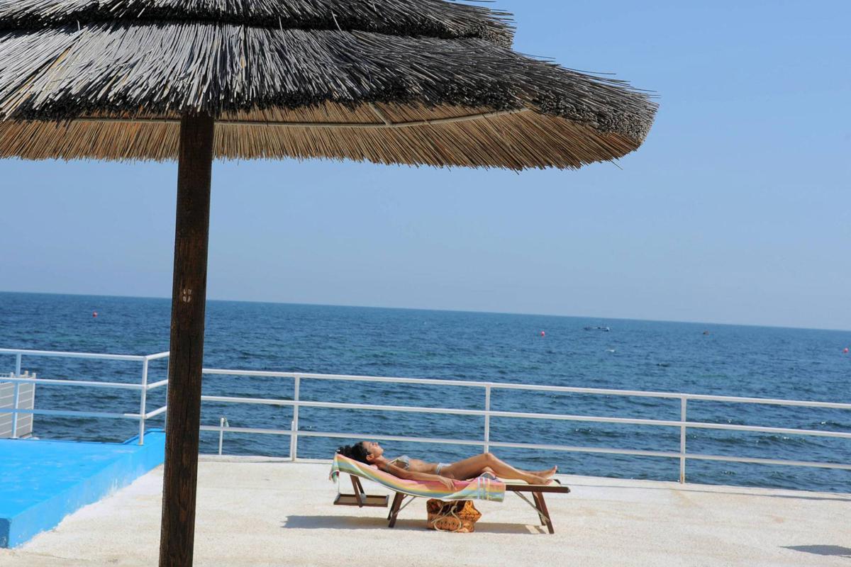 Al mare in gravidanza? Esperti: "Non è da evitare, l'importante è sapere cosa fare".