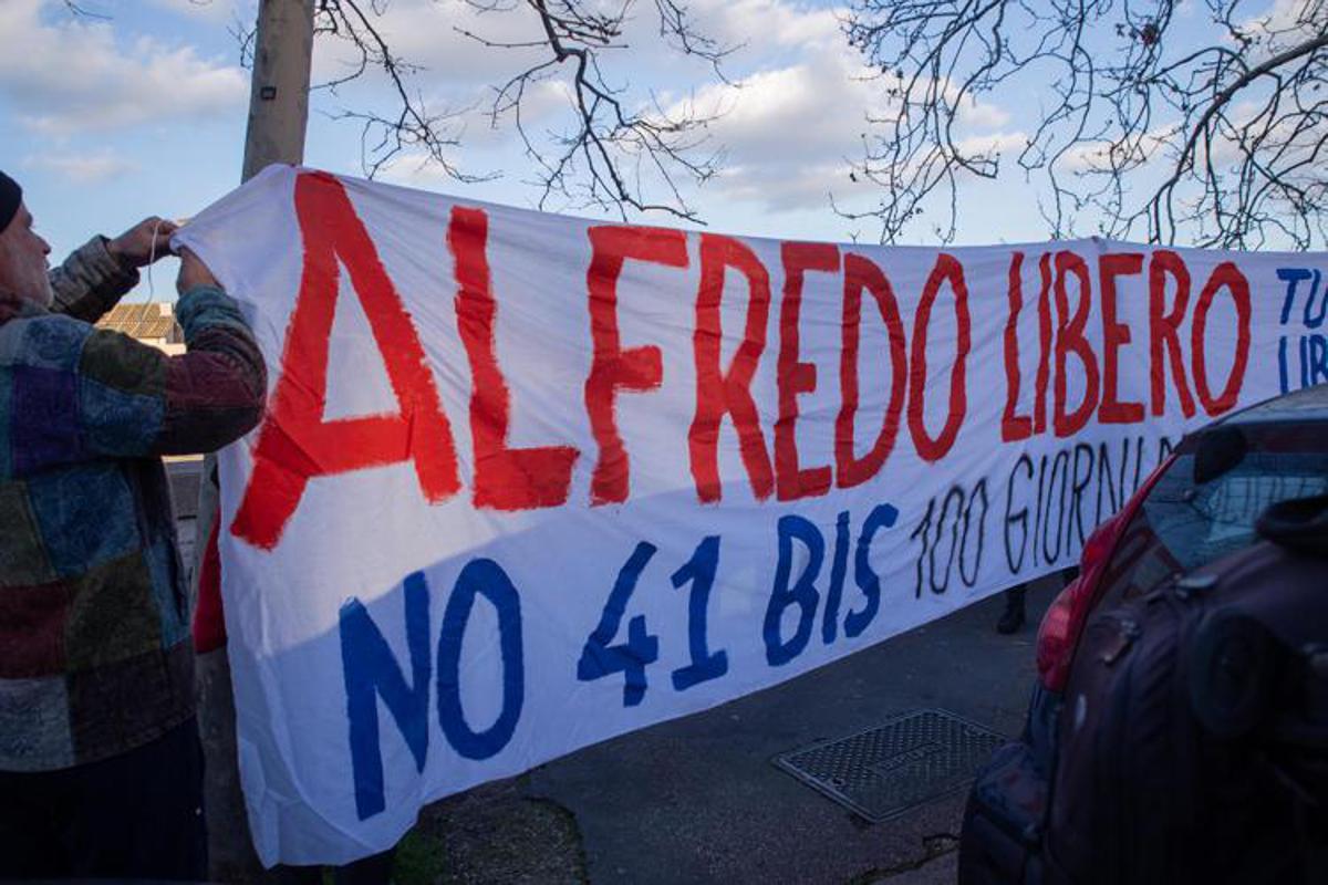 Alfredo Cospito resta al 41 bis: tribunale Sorveglianza respinge reclamo difesa