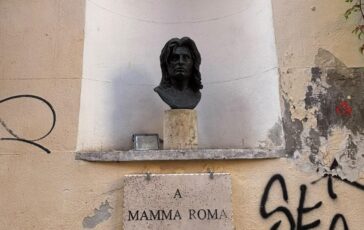 Anna Magnani torna a Trastevere busto ricollocato nella nicchia di via della Pelliccia 364x230