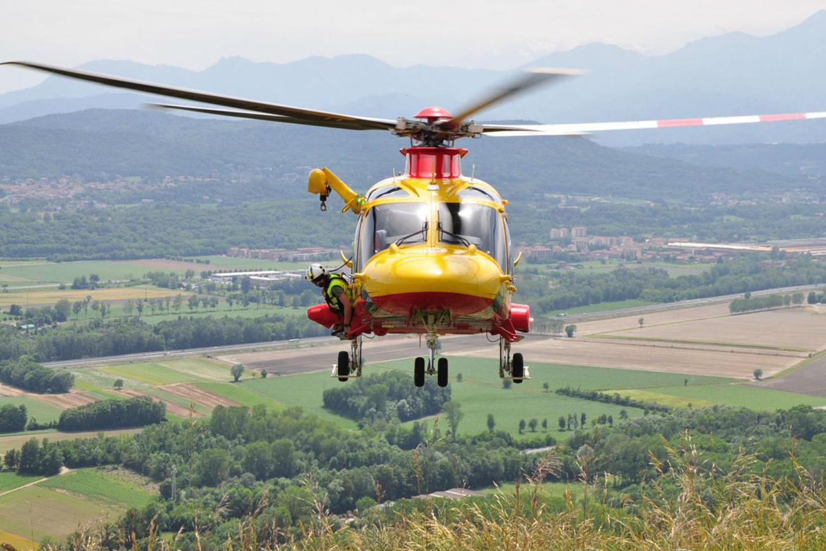 Anziana malata risucchiata in aria da elicottero del 118 a bassa quota, il figlio vince la causa