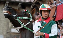 Aquila vince il Palio di Siena Tittia fa 12 chi e il fantino dei record 265x160
