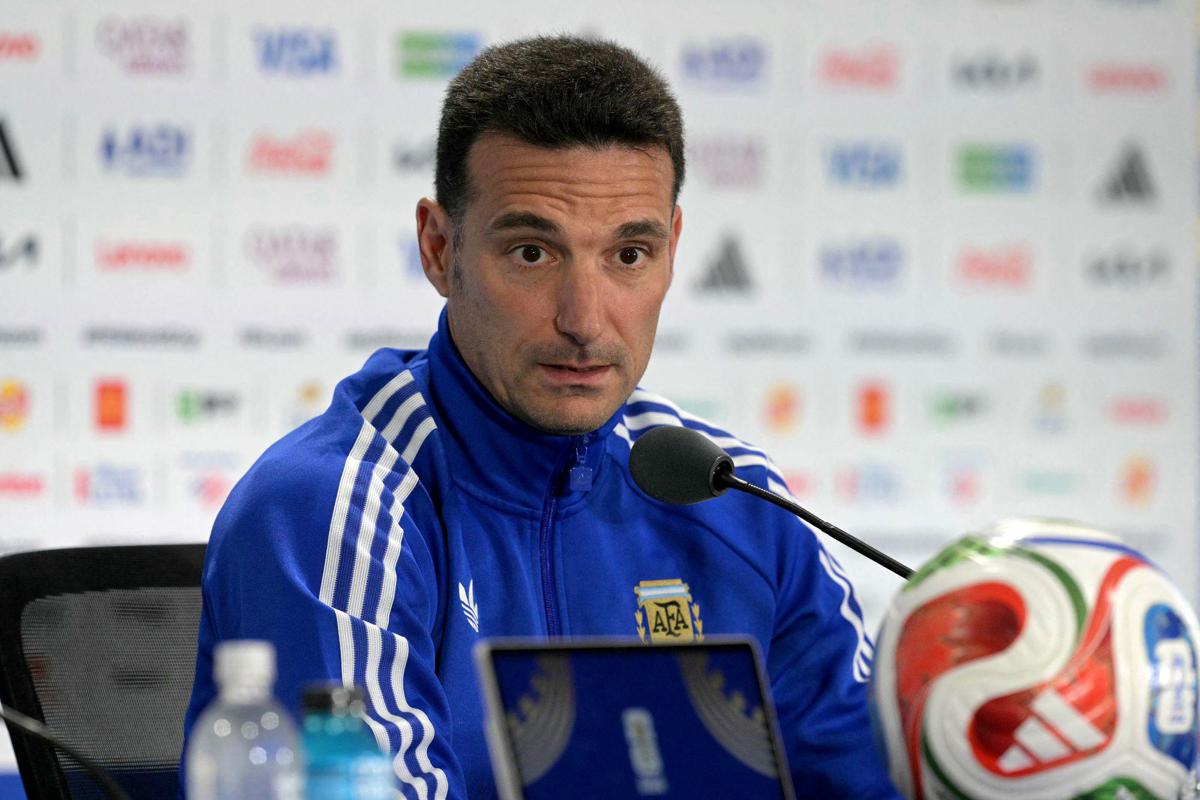 Argentina, Scaloni spegne polemiche prima dell'Inghilterra: "È solo una partita"