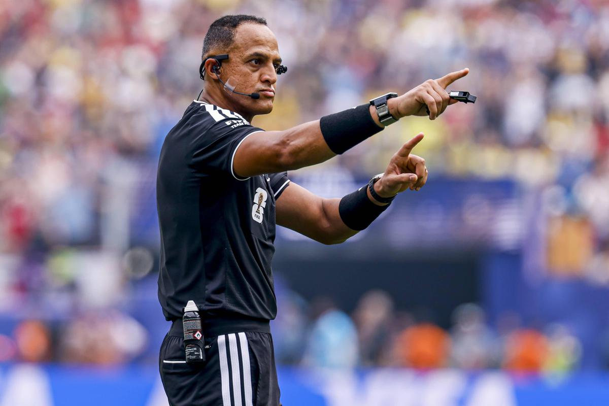 Argentina, ancora accuse dall'Inghilterra: "Scelto arbitro preferito di Messi"