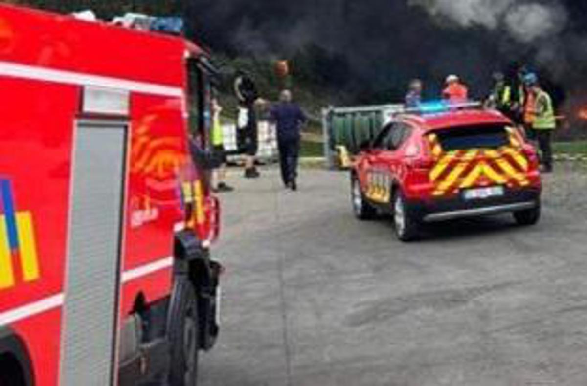 Belgio, incendio in un palazzo ad Anversa: diversi morti e feriti