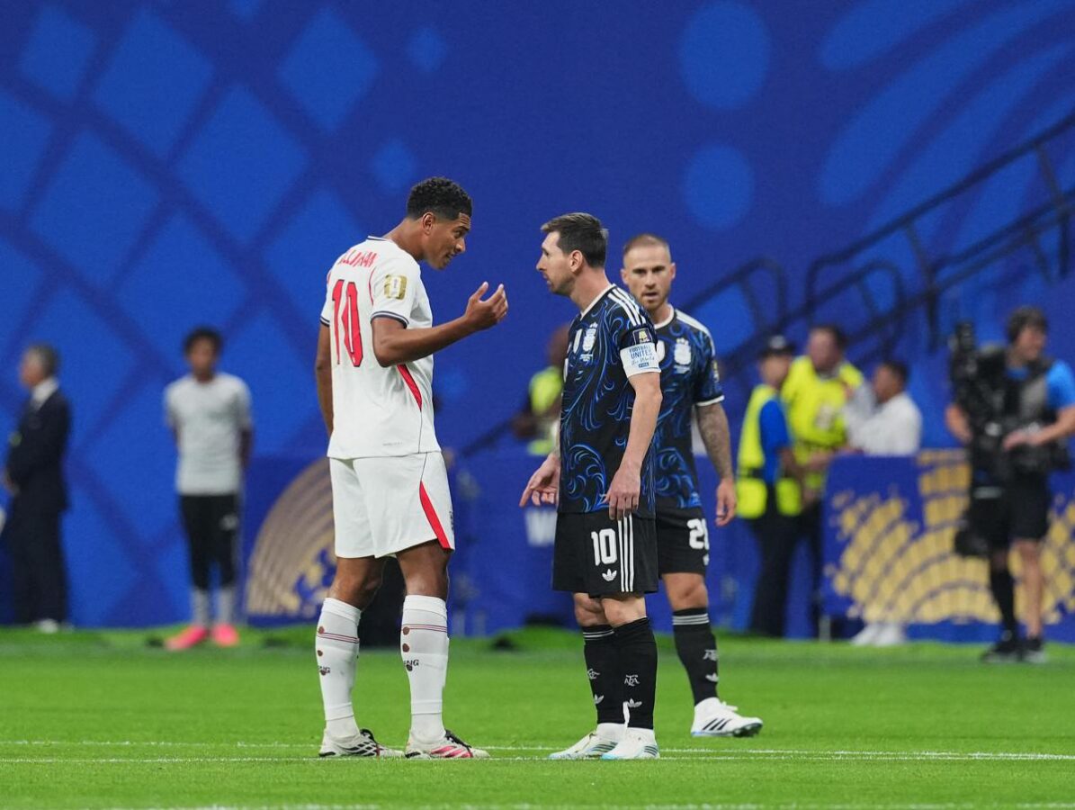 Bellingham-Messi, la lite in campo diventa un meme: la svolta di Argentina-Inghilterra