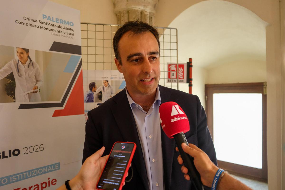 Bruno (UniPv): "Terapia anti Hiv long acting sostenibile per il Ssn"
