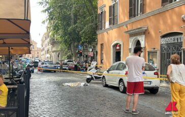 Cade dal terrazzo della casa a Trastevere morto lattore Pippo Di Marca 364x230
