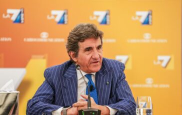 Cairo La7 rete contro Meloni Non parliamo di pericolosi bolscevichi 364x230