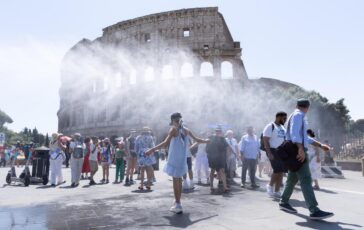 Caldo record in Italia oggi 16 citta da bollino rosso sabato salgono a 19 poi arriva la svolta meteo 364x230
