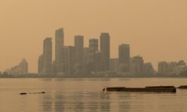 Canada oltre 200 incendi fuori controllo fumo invade gli Usa 265x160