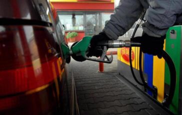 Carburanti prezzo record per benzina prezzo medio a 1986 eurol gasolio a 2074 eurol 364x230