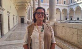 Caregiver Morutto Importante che le persone con Alzheimer non si sentano abbandonate 265x160