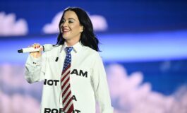 Casa Bianca usa Firework in un video su attacchi militari Katy Perry Mia musica non celebra guerra 265x160