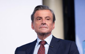 Caso Roggero Calenda In Italia girano troppe pistole non vogliamo vivere in Far West 364x230