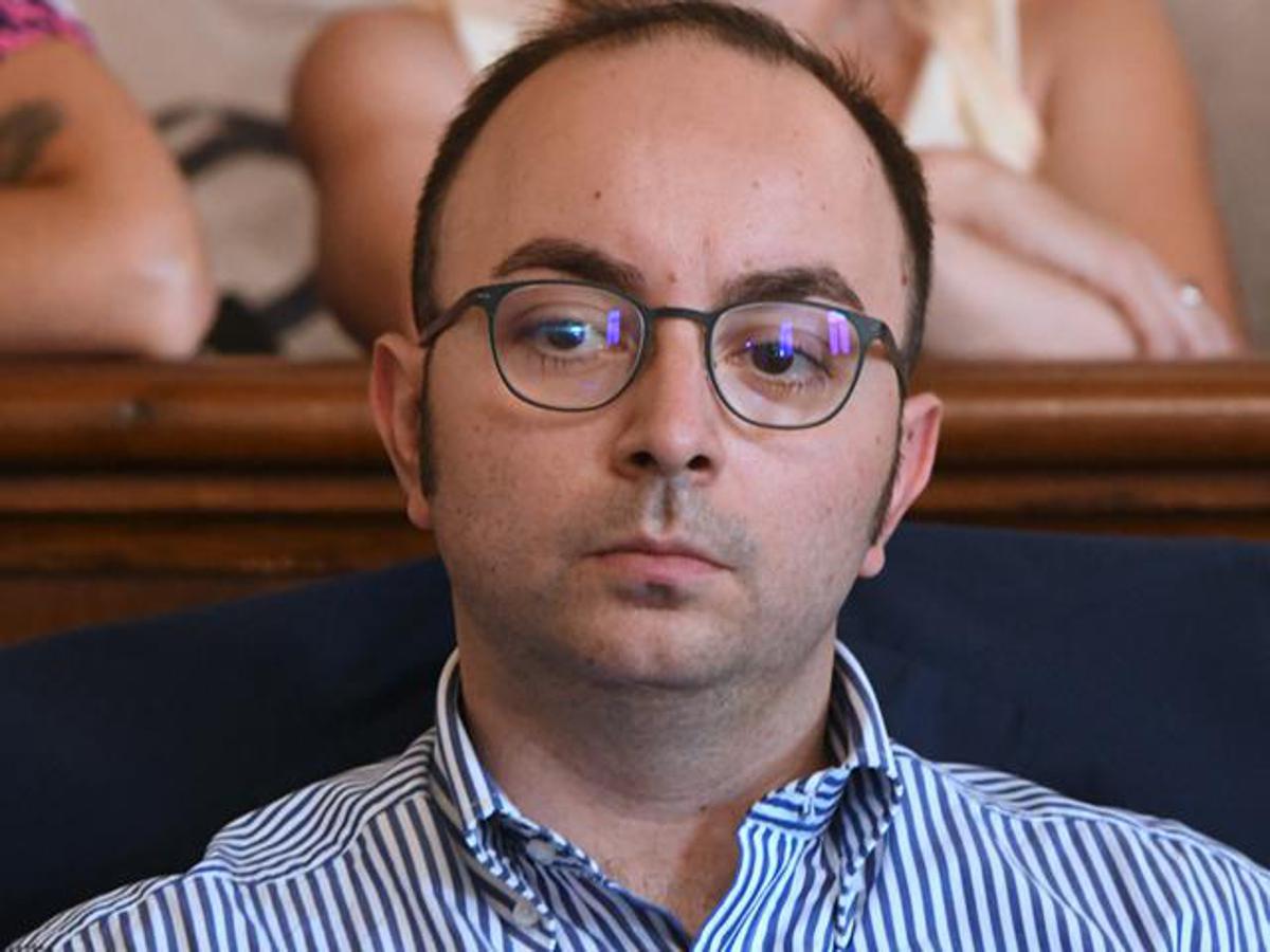 Caso Roggero, capogruppo Pd di Piacenza lo difende Roggero e rischia il posto: pronto a seguire indicazioni partito