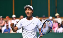 Chi e Shintaro Mochizuki lavversario di Sinner a Wimbledon che ha gia battuto Alcaraz 265x160