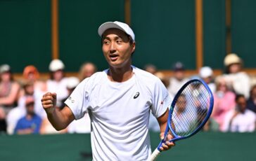 Chi e Shintaro Mochizuki lavversario di Sinner a Wimbledon che ha gia battuto Alcaraz 364x230