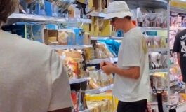 Dopo il trionfo a Wimbledon Sinner si rilassa in Sardegna e fa la spesa al discount 265x160