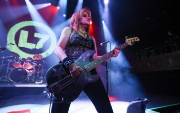 E morta Jennifer Finch la bassista delle L7 aveva 59 anni 364x230