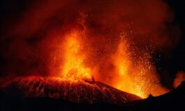 Etna aeroporto Catania ancora chiuso stop voli fino alle 14 265x160