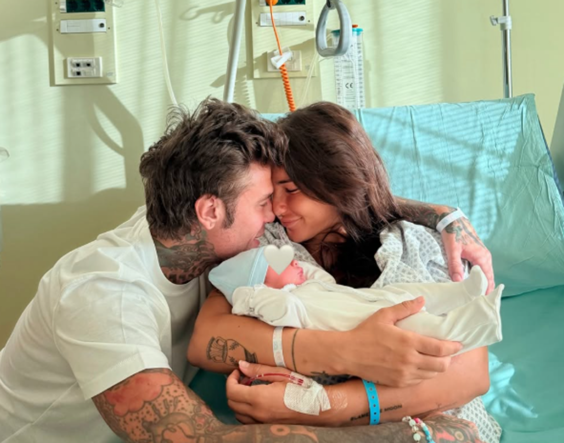 Fedez papà per la terza volta, è nato il figlio Edoardo Lupo: "Una gioia così grande"