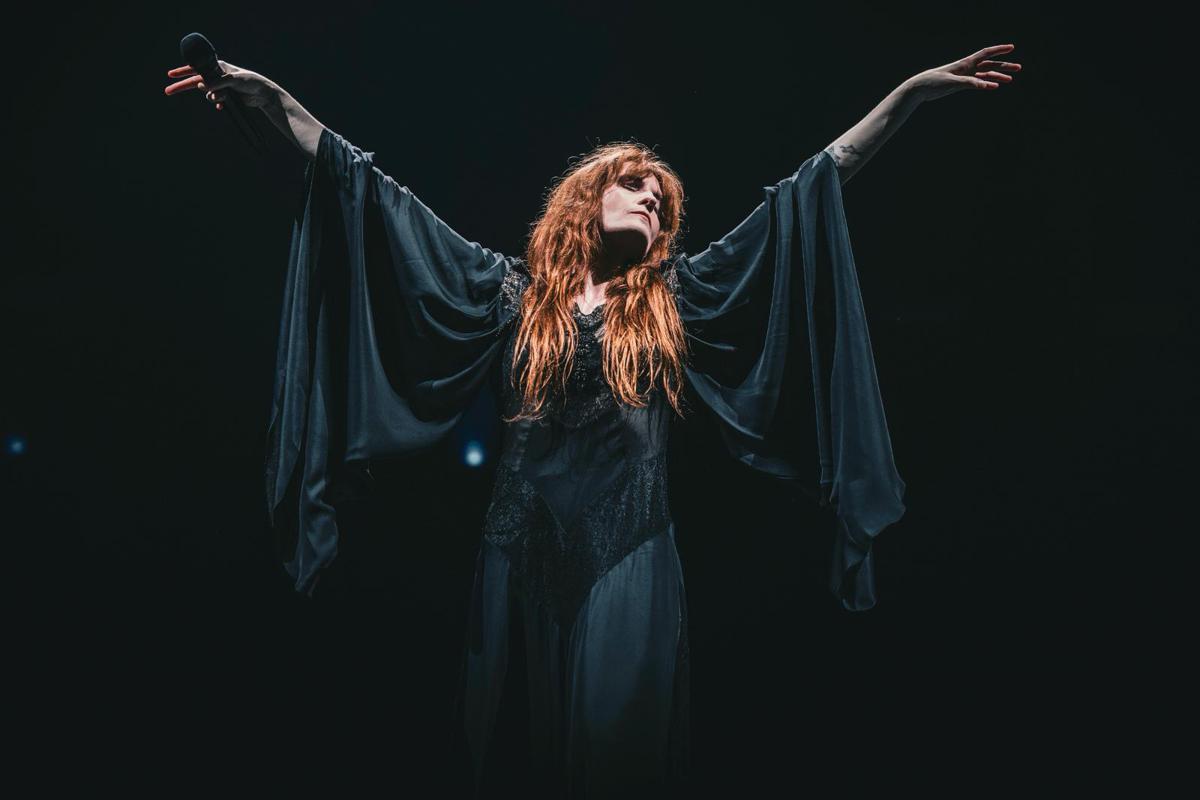 Florence and The Machine, a Milano il sogno (goth) di una notte di mezza estate