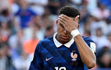 Francia Marocco Mbappe sbaglia rigore e si dispera 364x230