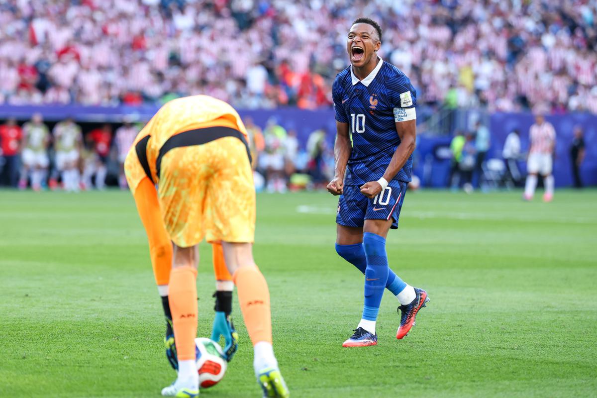 Francia-Paraguay 1-0, la sintesi di Mbappé: "Abbiamo messo le mani nella m..."