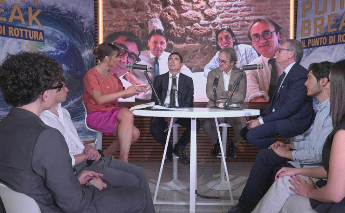 Fratoianni: "Serve gamba centrista al campo largo? Non capisco cosa significhi, bisogna partire dai contenuti..."