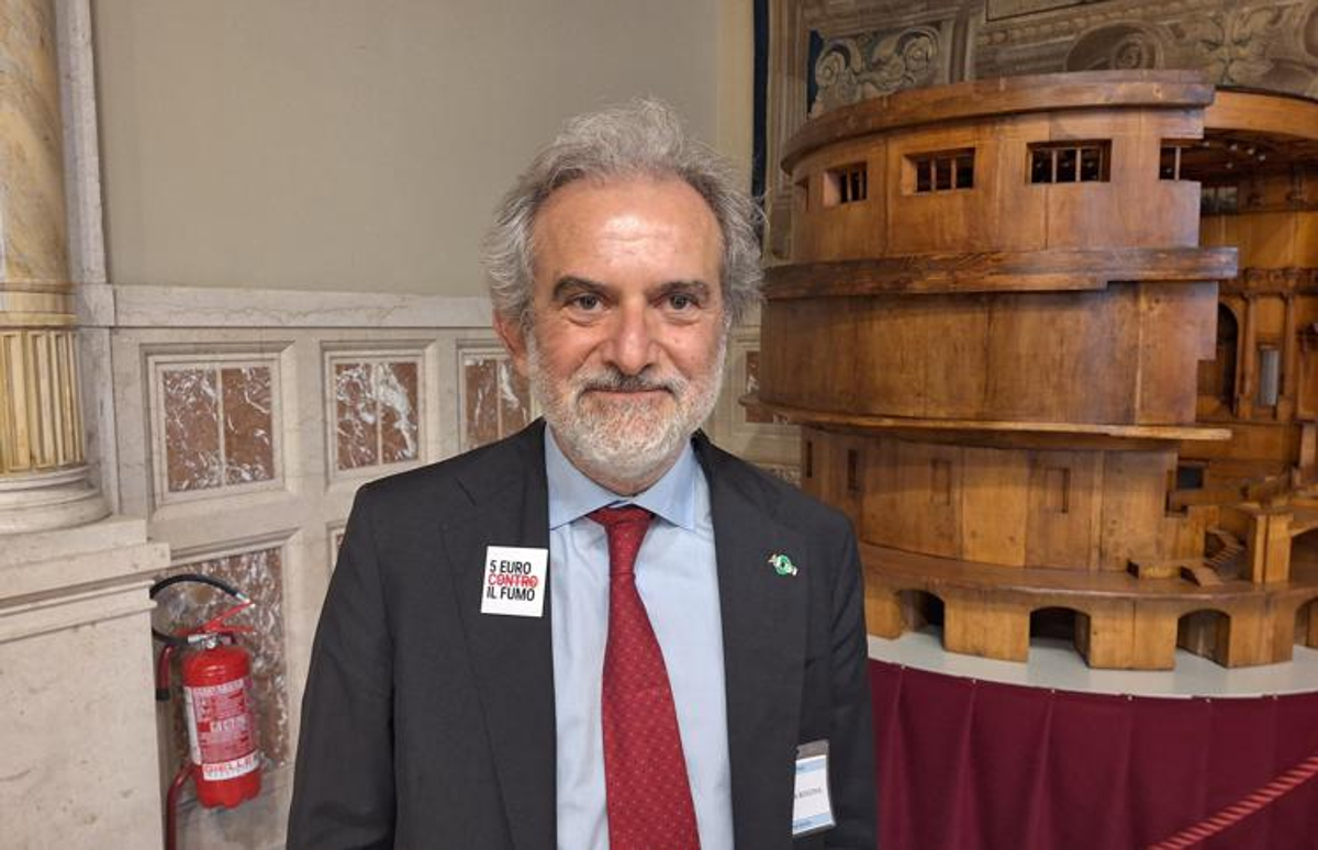 Fumo, Perrone (Fondazione Aiom): "52mila firme per aumentare costo sigarette, ora tocca alla politica"