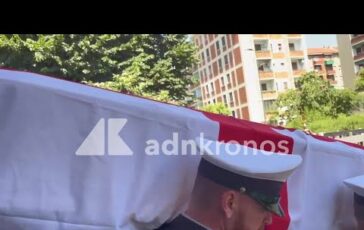 Funerali dellagente Francesco Imprezzabile applausi e commozione sulle note di Hallelujah 364x230