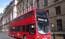Gb i celebri bus rossi parlano cinese svolta green a Londra con laiuto di Pechino 265x160