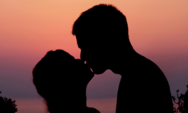 Giornata del bacio linfettivologa non associatelo a malattie meglio baciarsi che fare la guerra 265x160