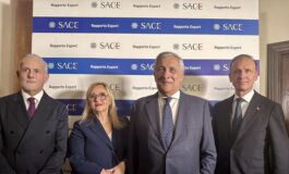 - da sx Michele Pignotti, AD SACE On.Lucia Albano, Sottosegretario Ministero dell’Economia e delle Finanze On.Antonio Tajani, Vicepresidente del Consiglio dei Ministri e Ministro degli Affari Esteri e della Cooperazione Internazionale Guglielmo Picchi, Presidente SACE
